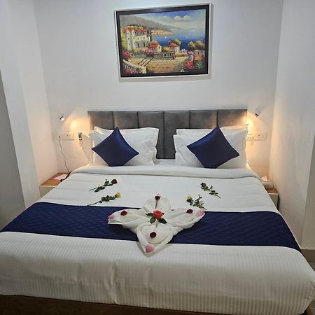 Pearl Residency Hotel Ayoor Kültér fotó