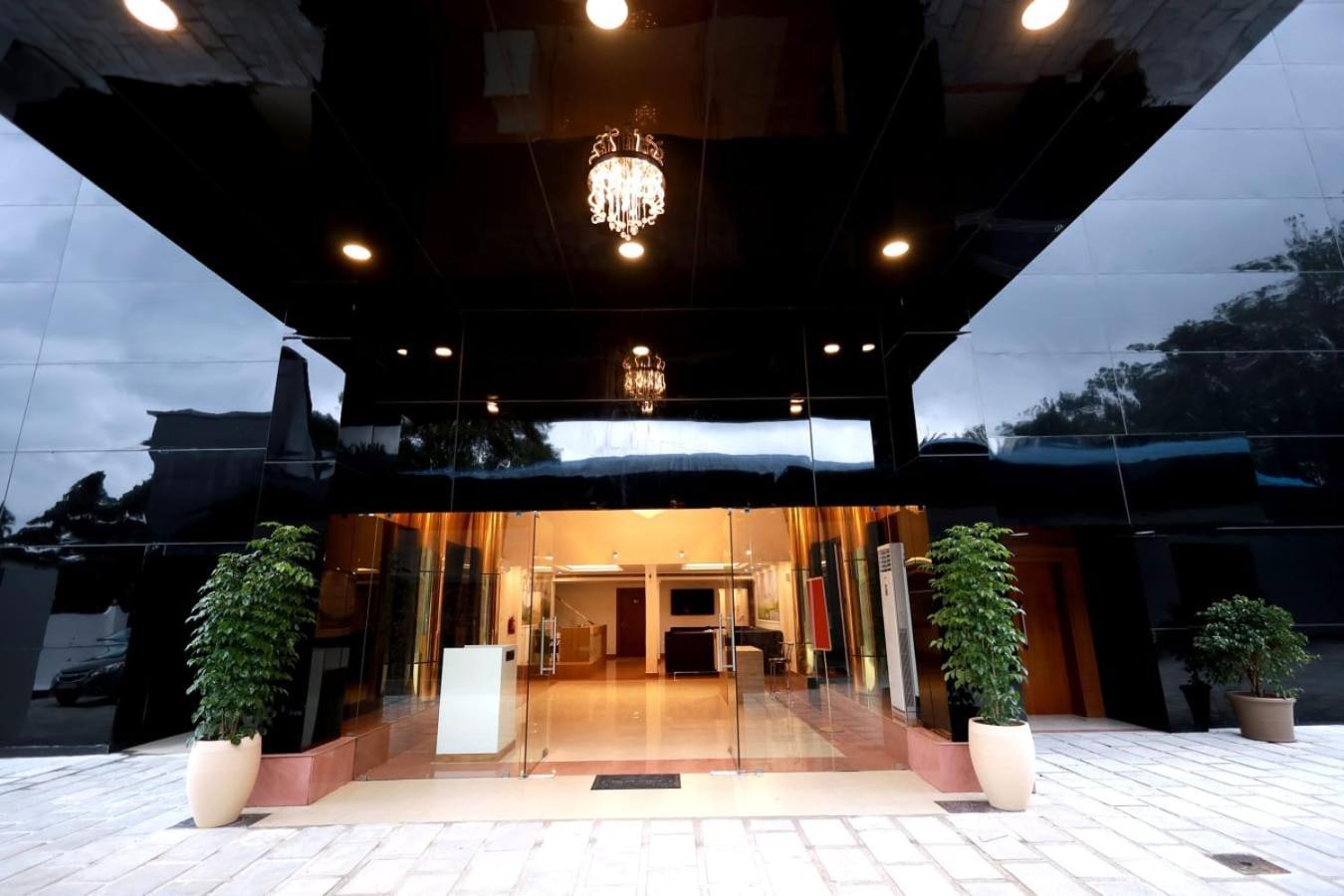 Pearl Residency Hotel Ayoor Kültér fotó