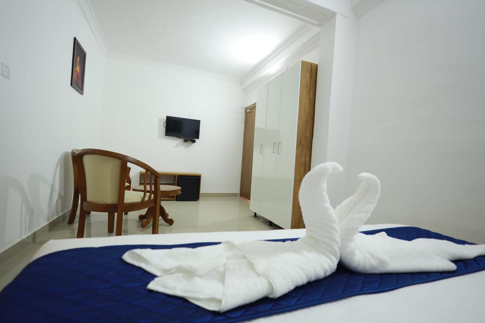 Pearl Residency Hotel Ayoor Kültér fotó