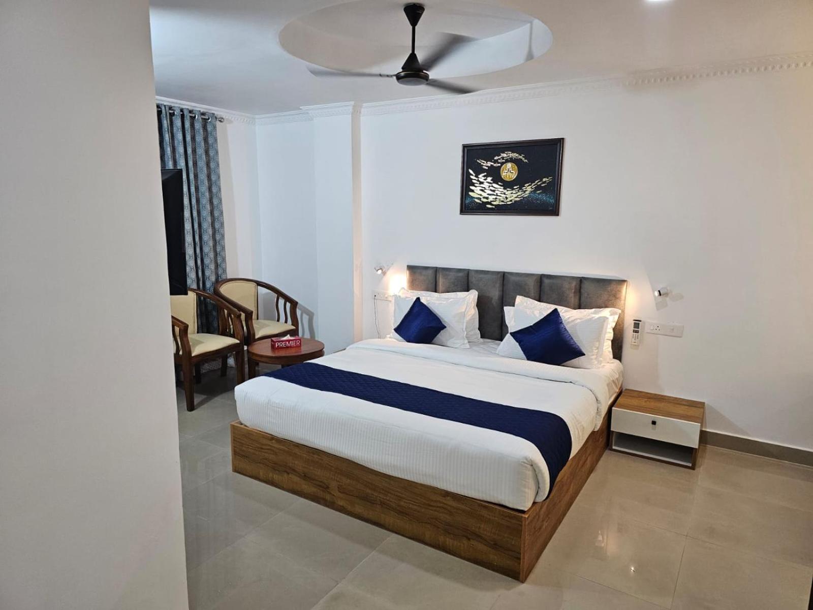 Pearl Residency Hotel Ayoor Kültér fotó