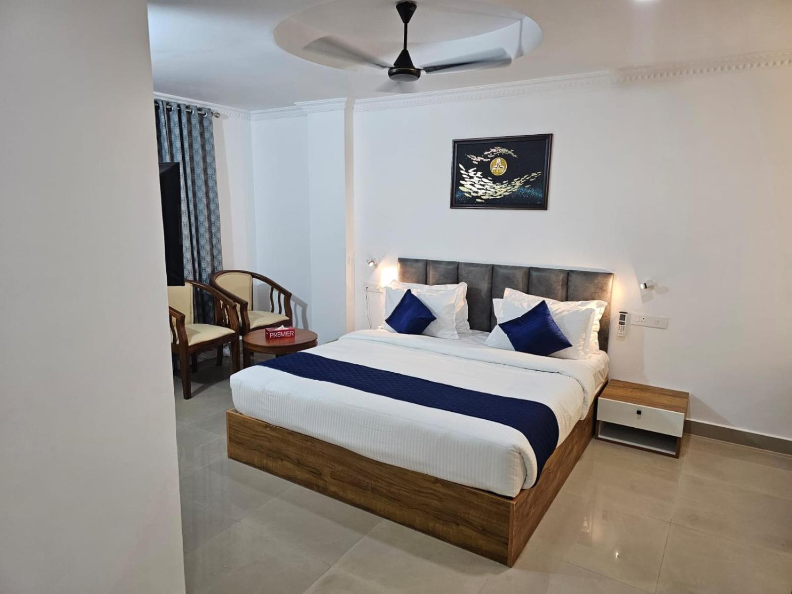 Pearl Residency Hotel Ayoor Kültér fotó