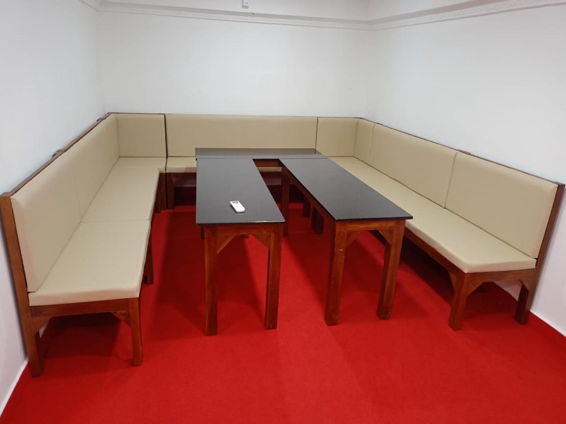 Pearl Residency Hotel Ayoor Kültér fotó